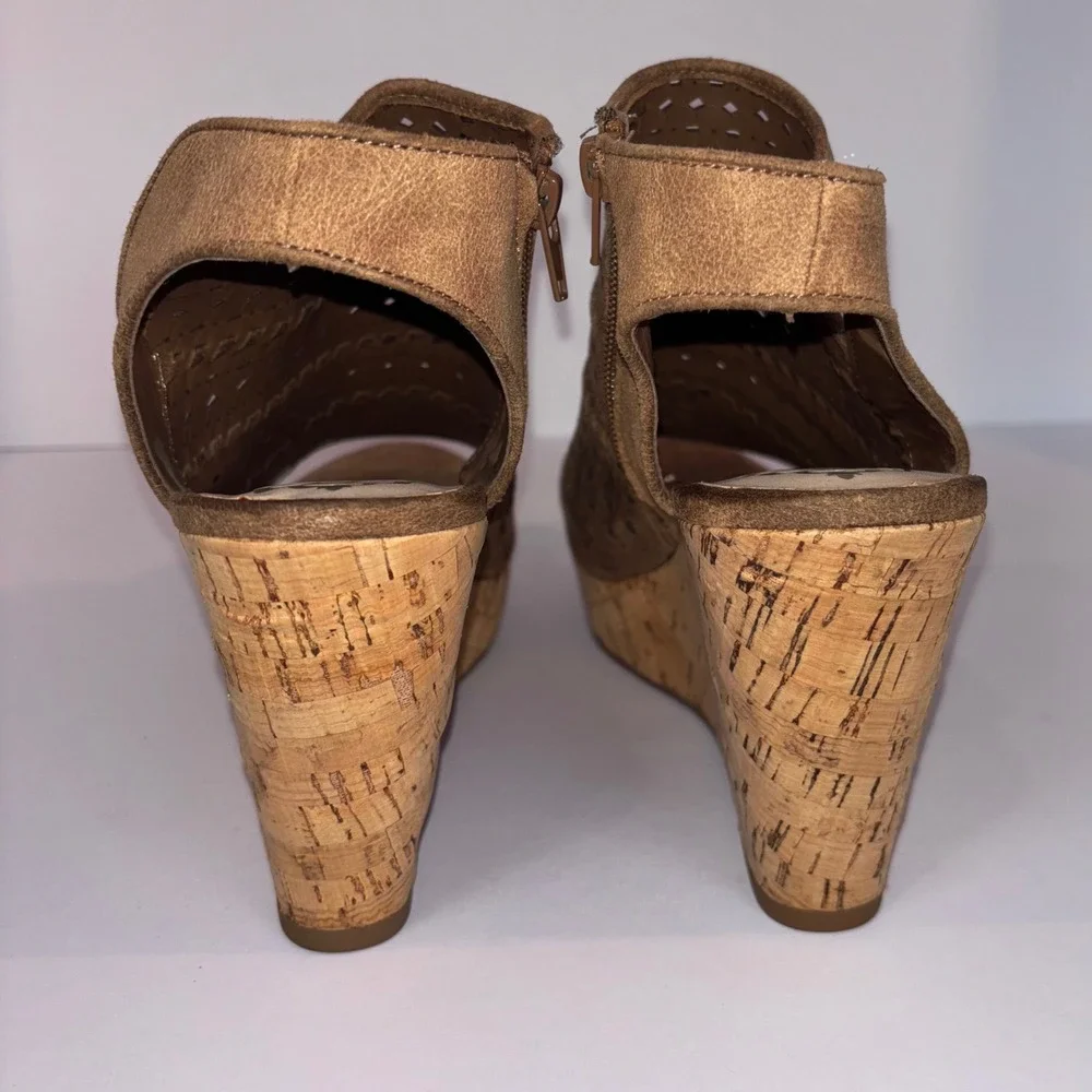 Fergalicious Kortey Wedge Sandal Brown Faux Suede‎ Peep Toe Zip Up Women's US 11